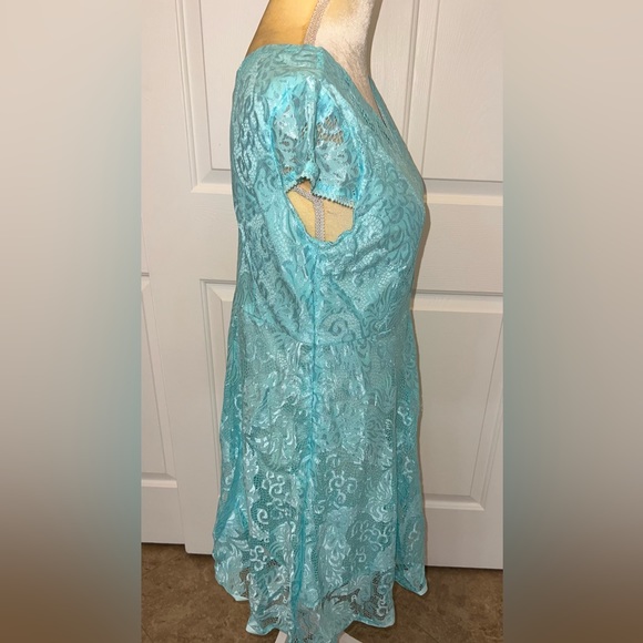 $5 LACE DRESS. NEW WITHOUT TAGS. SIZE L. $5 IF BUNDLED - Picture 7 of 12